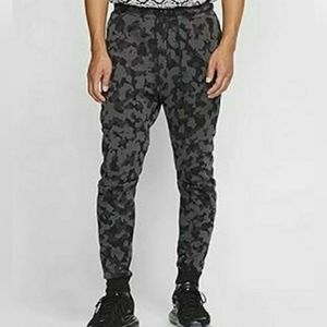 Men's Nike black Camouflage Joggers